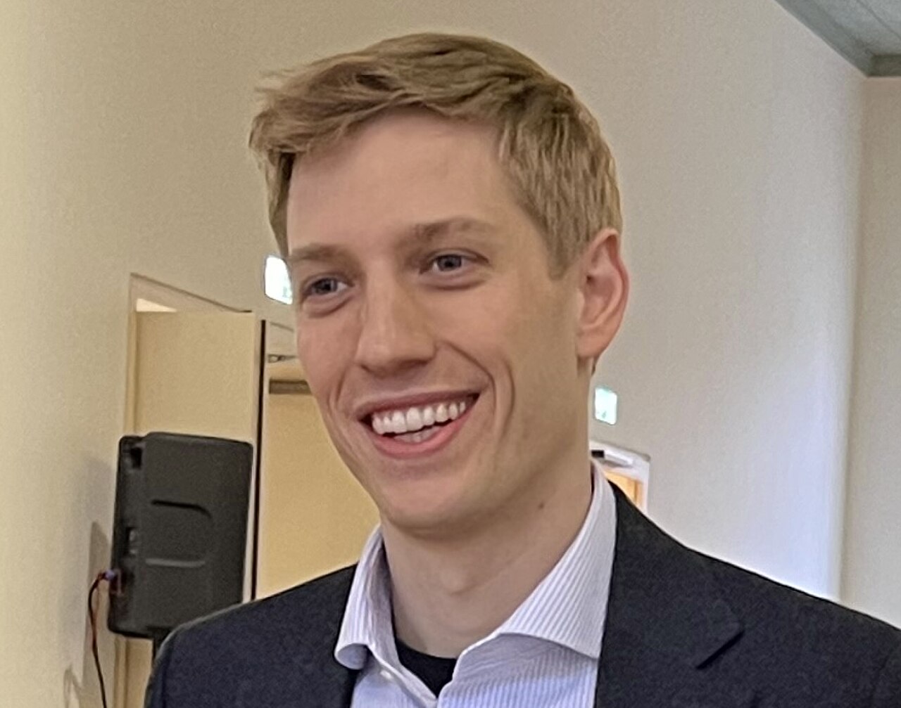 Dominik Krause's Wedding Plans: Munich's Mayor & A Landmark for Love